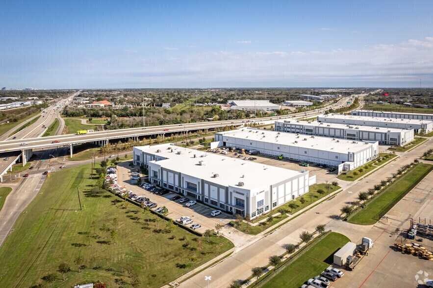 More Photos Of 631 Buffalo Lakes Dr, Missouri City Unknown For Lease