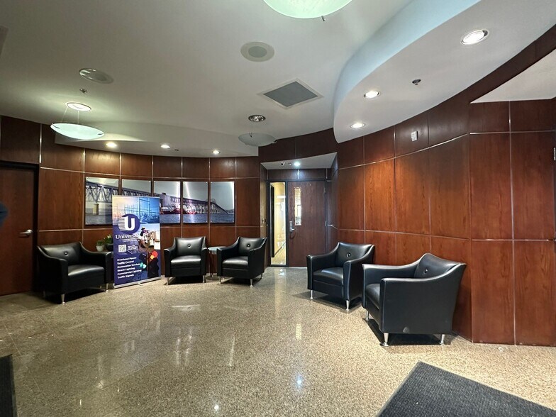 More Photos Of 24595 Groesbeck Hwy, Warren Office For Lease