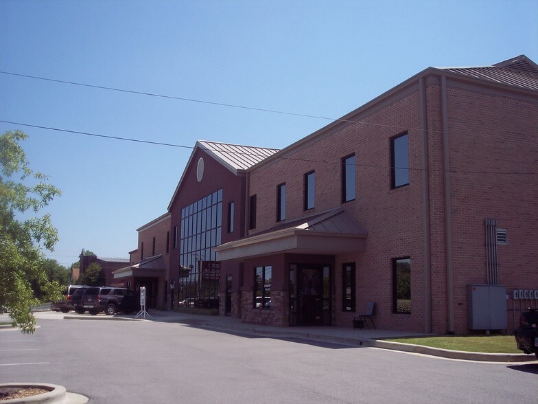 Primary Photo Of 5239 Old Springville Rd, Pinson Medical For Lease