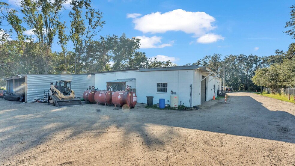 More Photos Of 705 Jerry Smith Rd, Dover Light Manufacturing For Sale