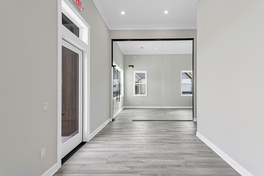 More Photos Of 1325 Main St, Katy Medical For Sale