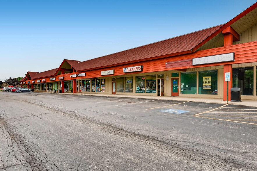 More Photos Of 700-730 S Northwest Hwy, Barrington Unknown For Lease