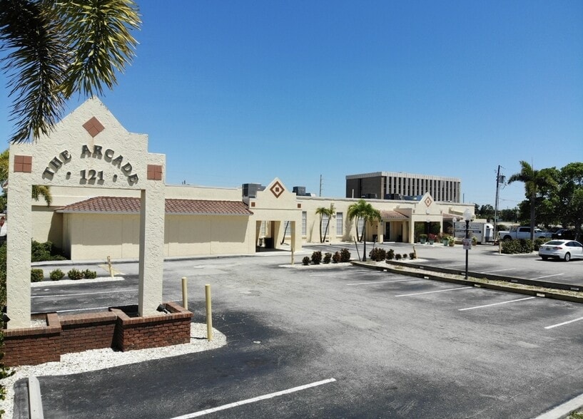 More Photos Of 121 E Marion Ave, Punta Gorda Storefront Retail Office For Sale