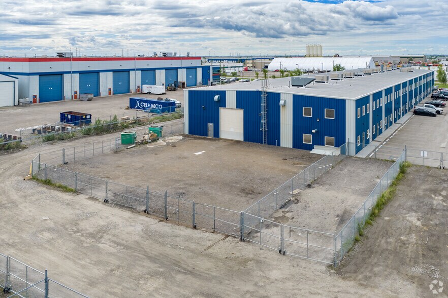 More Photos Of 8800 Venture Av SE, Calgary Warehouse For Lease