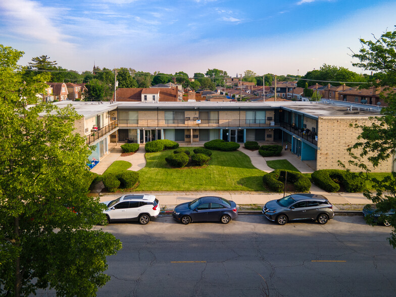 Primary Photo Of 445-459 E 107th St, Chicago Apartments For Sale