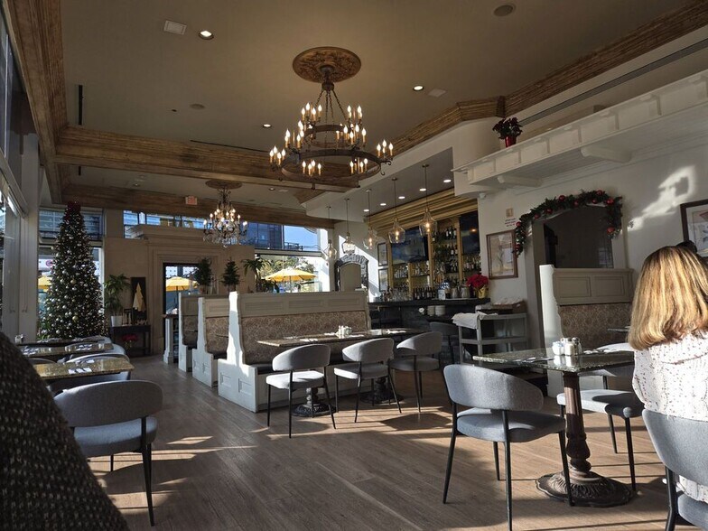 More Photos Of 6333 W 3rd St, Los Angeles Freestanding For Lease