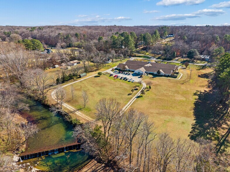 More Photos Of 811 W Main St, Waverly Healthcare For Sale