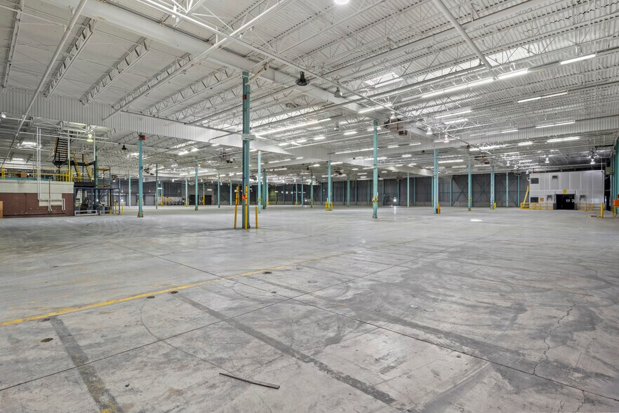 More Photos Of 700 Resende Rd, Webster Unknown For Lease