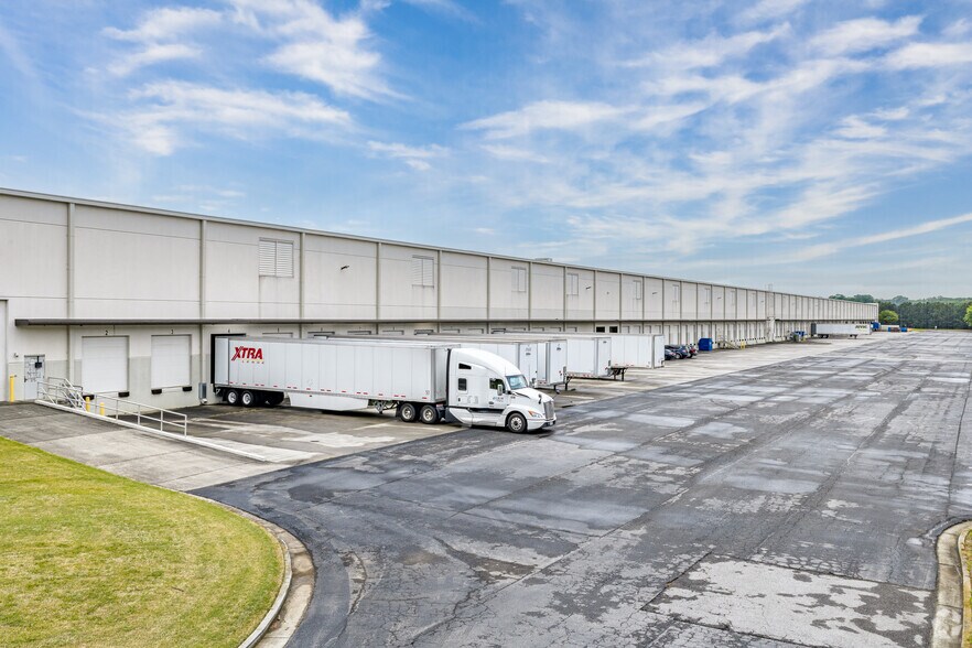 More Photos Of 2510 Mill Center Pky, Buford Distribution For Lease