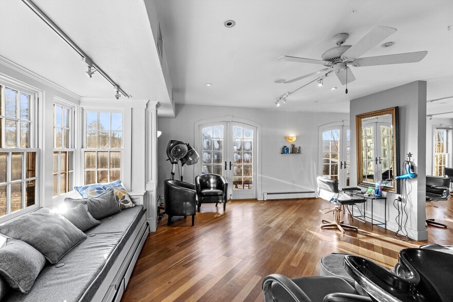 More Photos Of 6610 Lower York Rd, New Hope Freestanding For Sale