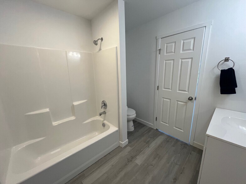 More Photos Of 1306 Melbourne Ct, Westport Multifamily For Sale