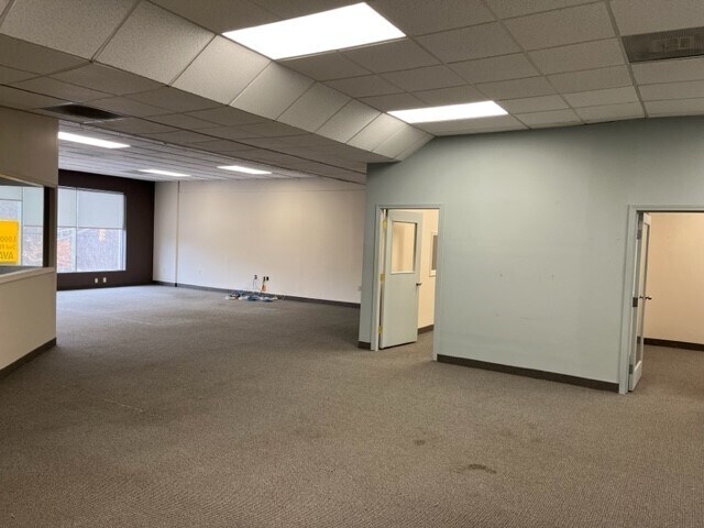 More Photos Of 1680 Riverdale St, West Springfield Storefront Retail Office For Lease