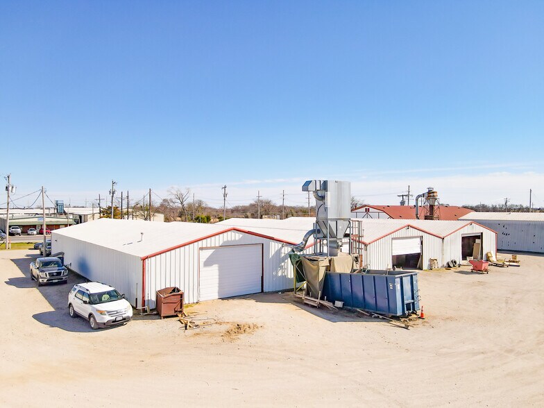 More Photos Of 926 US-377, Pilot Point Warehouse For Sale