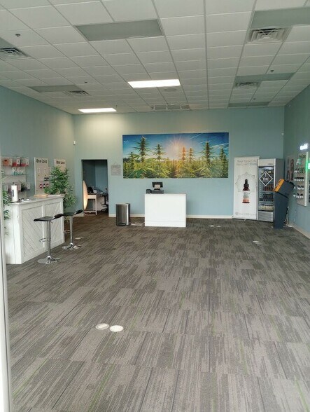 More Photos Of 8189-8259 Navarre Pky, Navarre Unknown For Lease