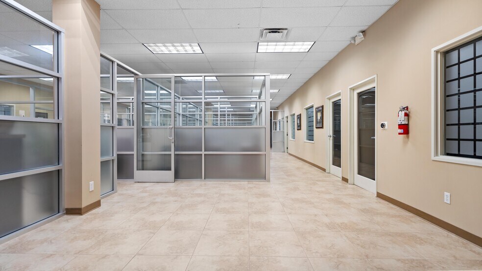 More Photos Of 1250 Mountain View Cir, Azusa Coworking Space