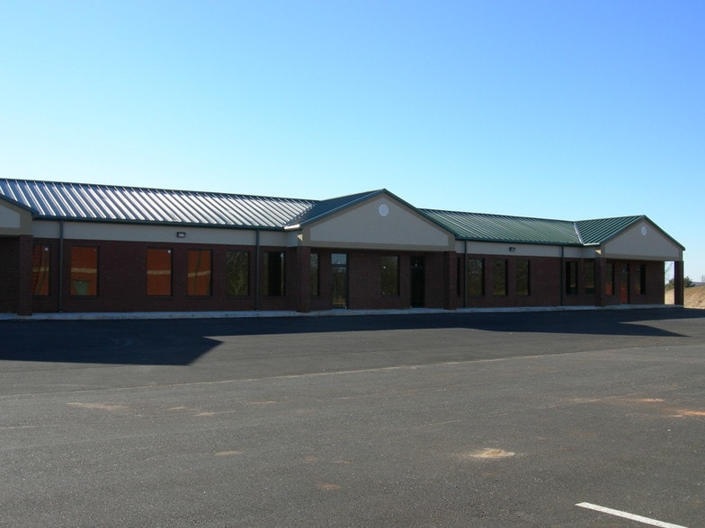 More Photos Of 3060 Keith Bridge Rd, Cumming Self Storage For Lease