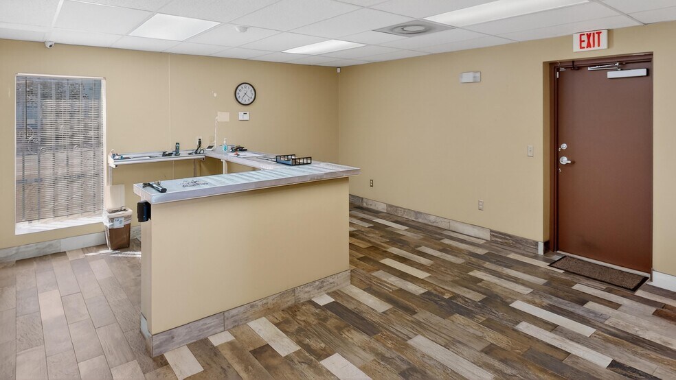 More Photos Of 4395 Dardanelle Dr, Orlando Warehouse For Lease