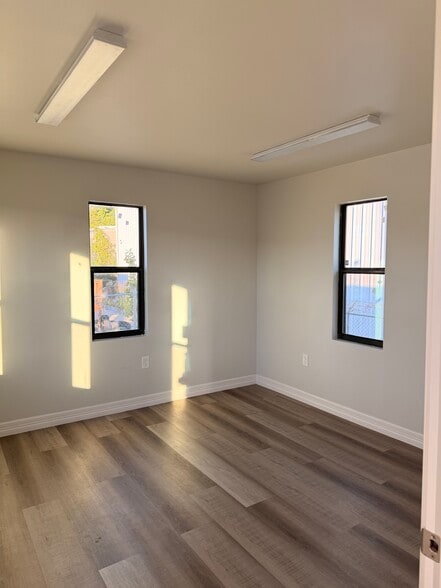 More Photos Of 8622 Lipan Rd, Houston Freestanding For Lease