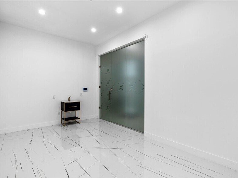 More Photos Of 1231 14th St, Miami Beach Storefront Retail Office For Lease
