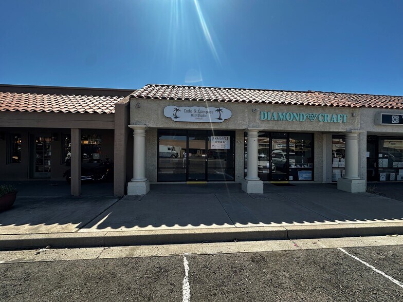 More Photos Of 7121-7129 E Mercer Ln, Scottsdale Storefront For Lease