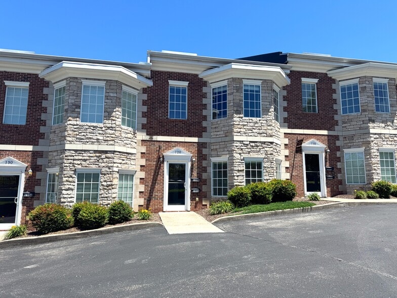 More Photos Of 311 S Royal Oaks Blvd, Franklin Medical For Sale