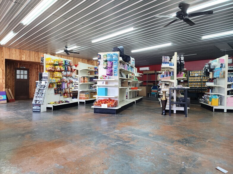 More Photos Of 122 W Richardson Ave, Puxico Restaurant For Sale