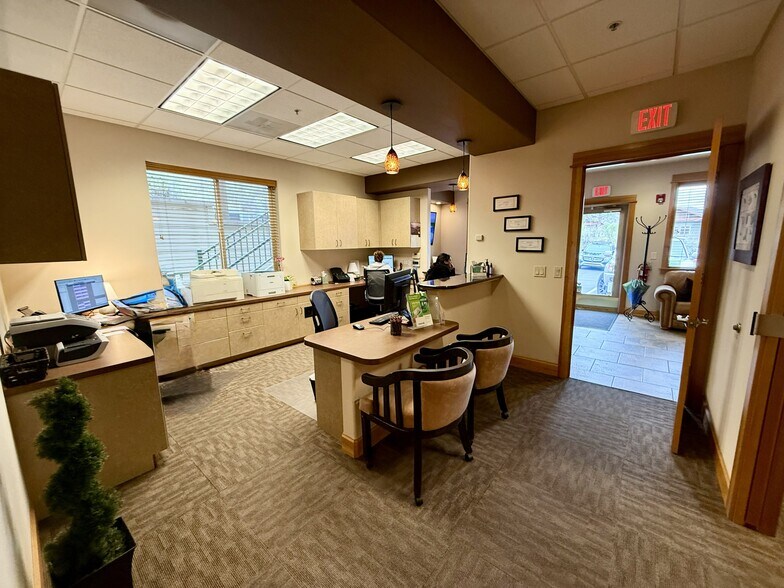 More Photos Of 1569 SW Nancy Way, Bend Medical For Lease
