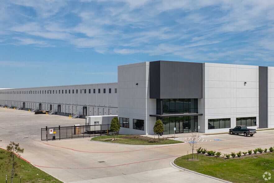 More Photos Of 4908 Borusan Rd, Baytown Distribution For Lease