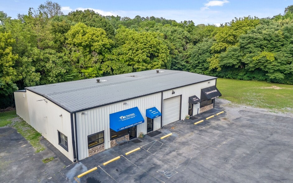 More Photos Of 1401 Spring Place Rd SE, Cleveland Office Residential For Sale