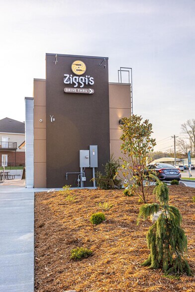 More Photos Of 1311 3rd Ave, Jasper General Retail For Sale