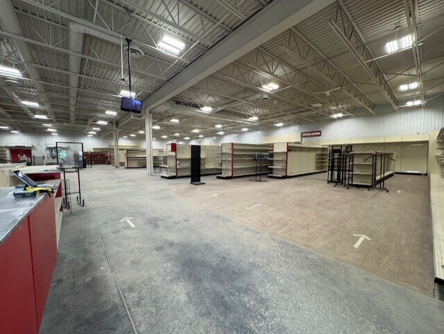 More Photos Of 2954 Ontario St, Perth East Freestanding For Lease