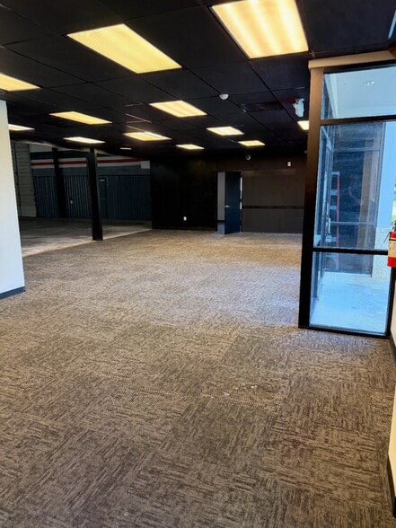 More Photos Of 13018 Brittmoore Park Dr, Houston Warehouse For Lease