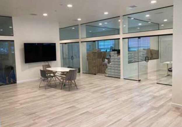 More Photos Of 3635-3637 Cahuenga Blvd W, Los Angeles Veterinarian Kennel For Sale