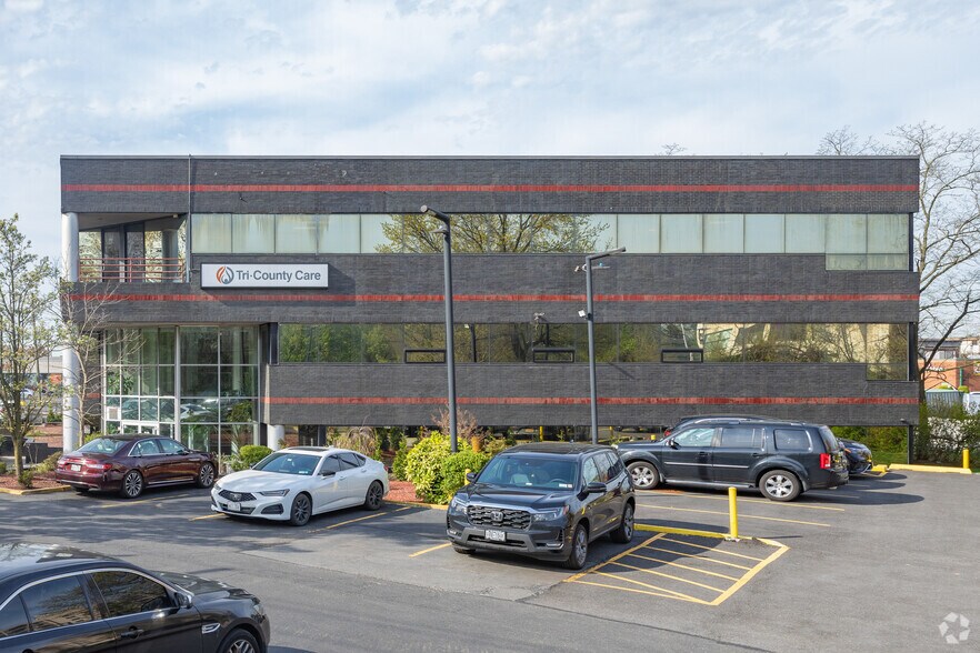 More Photos Of 260 Christopher Ln, Staten Island Medical For Lease