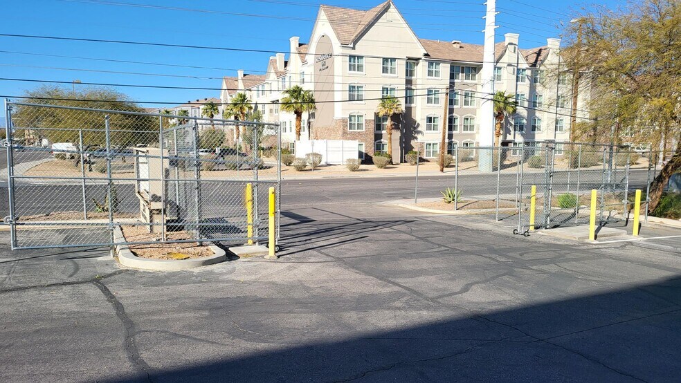 More Photos Of 3325-3326 W Oquendo Rd, Las Vegas Warehouse For Lease