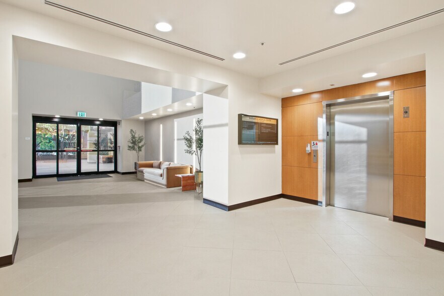 More Photos Of 62 Corporate Park, Irvine Medical For Lease