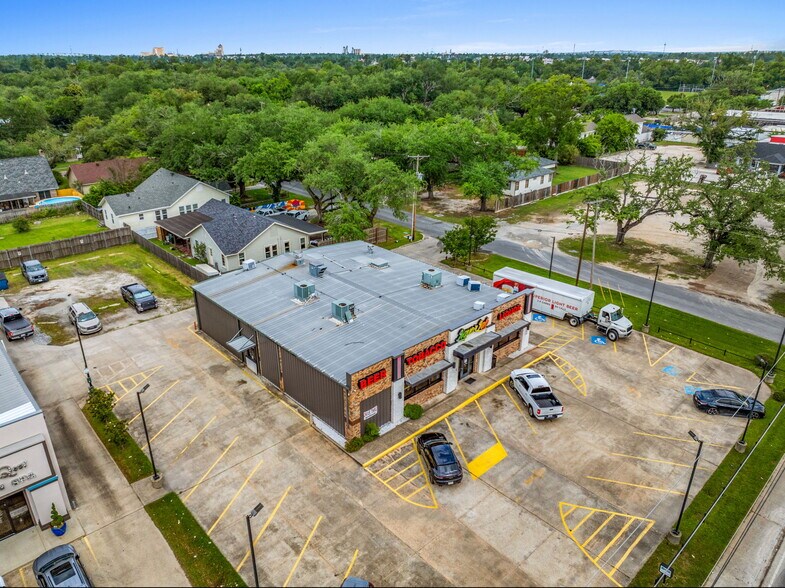 More Photos Of 3800 Ryan St, Lake Charles Storefront For Sale