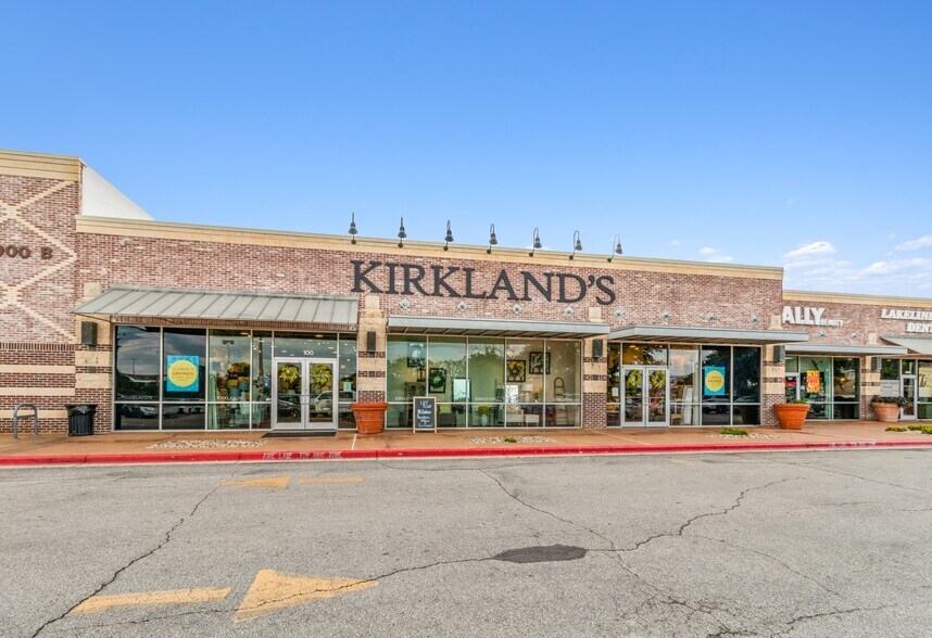 More Photos Of 10900 Lakeline Mall Blvd, Austin Storefront For Lease