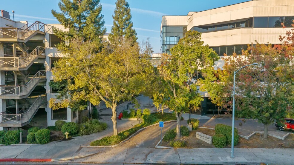 More Photos Of 100 Willow Plz, Visalia Medical For Sale