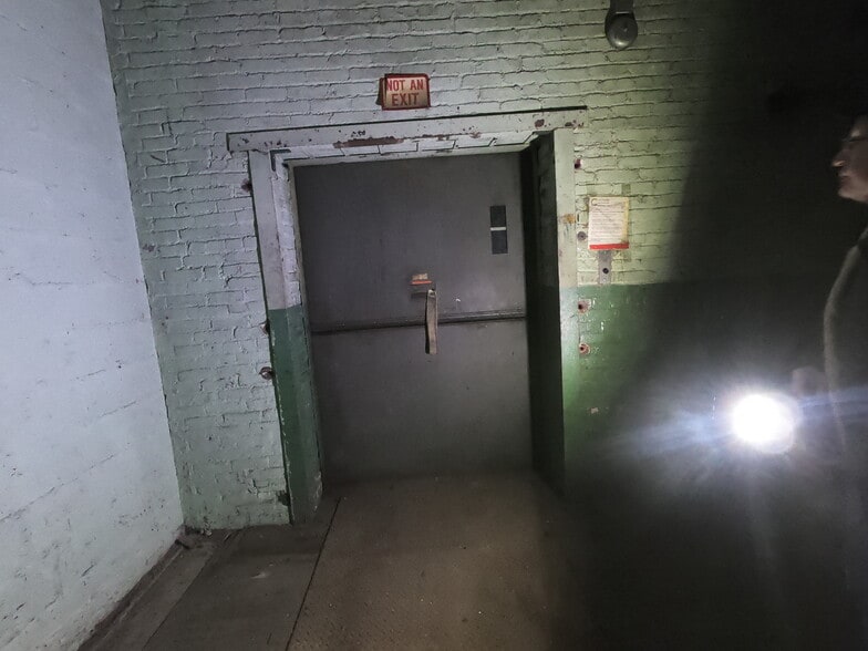 More Photos Of 555 Warren St, Phillipsburg Warehouse For Sale