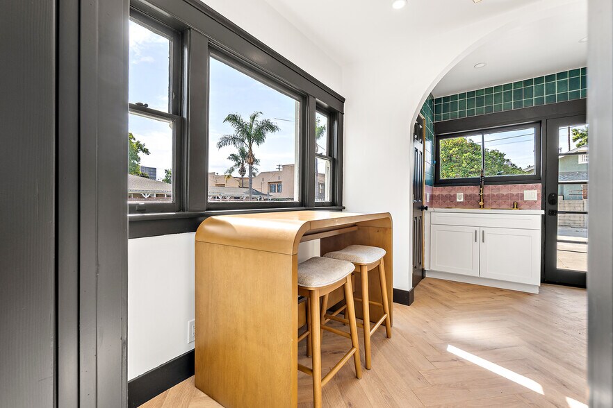 More Photos Of 1204 N Ross St, Santa Ana Office For Lease