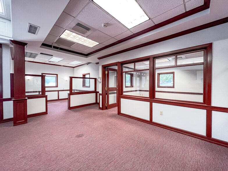 More Photos Of 3060 Industry Dr, Lancaster Specialty For Lease
