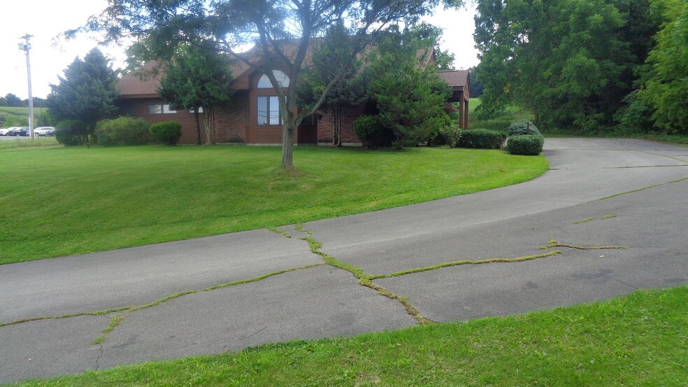 Primary Photo Of 1372 State Route 5, Chittenango Office For Lease