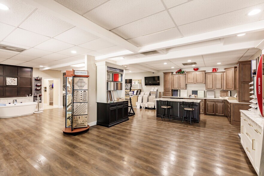 More Photos Of 6130 Porter Rd, Sarasota Industrial For Sale