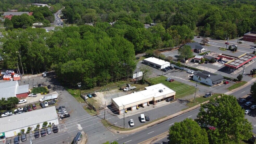 More Photos Of 7001 E W.T. Harris Blvd, Charlotte Auto Repair For Sale