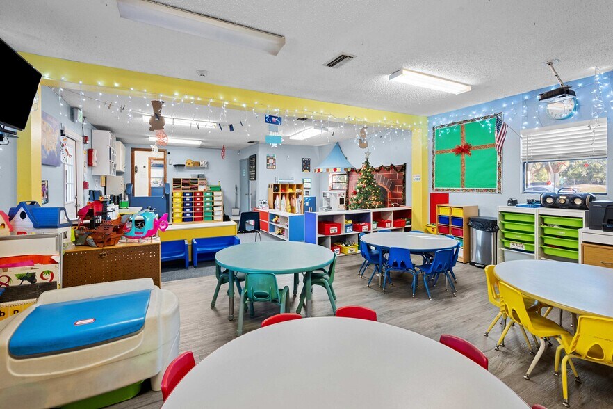 More Photos Of 5301 Memorial Hwy, Tampa Daycare Center For Sale