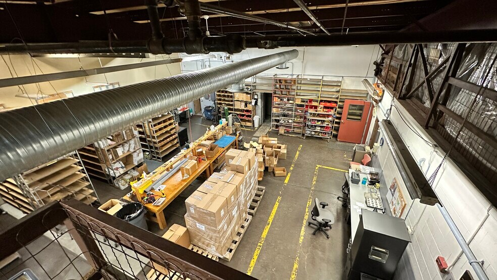 More Photos Of 100 Windermere Ave, Ellington Warehouse For Lease