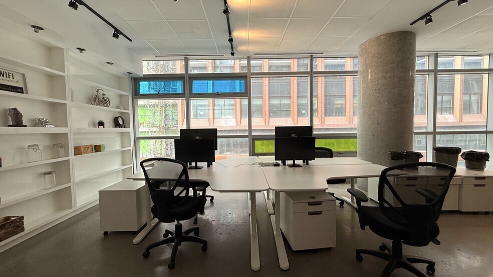 More Photos Of 373-375 King St W, Toronto Apartments For Lease