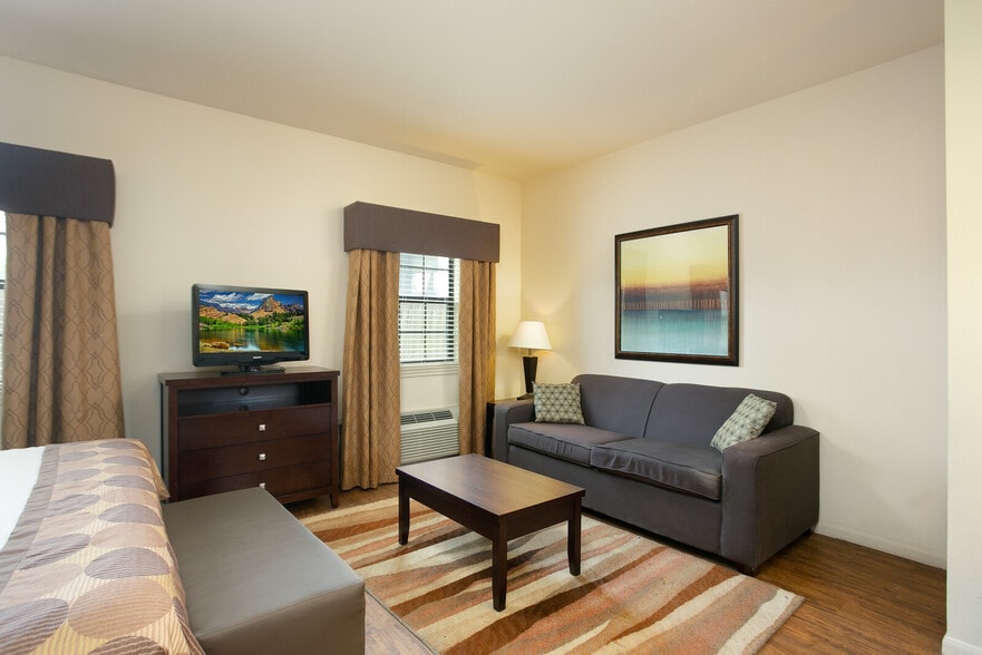 More Photos Of 301 W State Highway 72, Kenedy Hotel For Sale