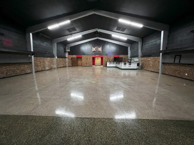 More Photos Of 1604 W State St, Bristol General Retail For Sale